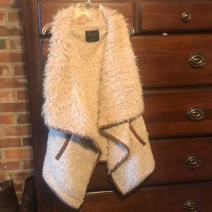 Fur vest